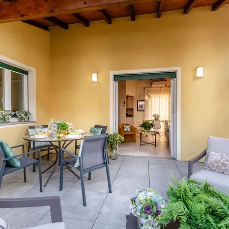 San Concordio Terrace Apartment *